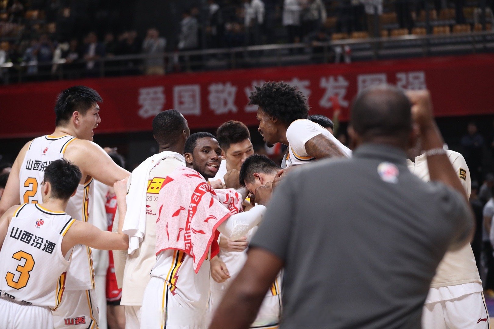 开云sports-包含今夜体能课后，里昂强势反弹备战欧篮联，底气十足，阵容厚度经受考验的词条-开云sports